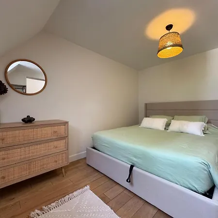 Apartment Juste Devant Le Chateau, Chic Et Atypique